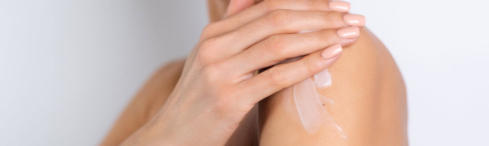 Body lotion and dry skin moisturizing guide from Glimmer Goddess.