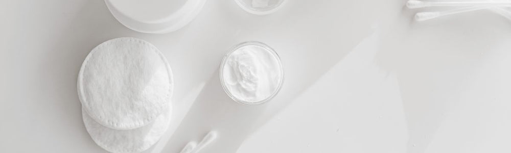 Sensitive skin skincare guide focused on gentle cleansing, moisturization, product testing, and sun protection.