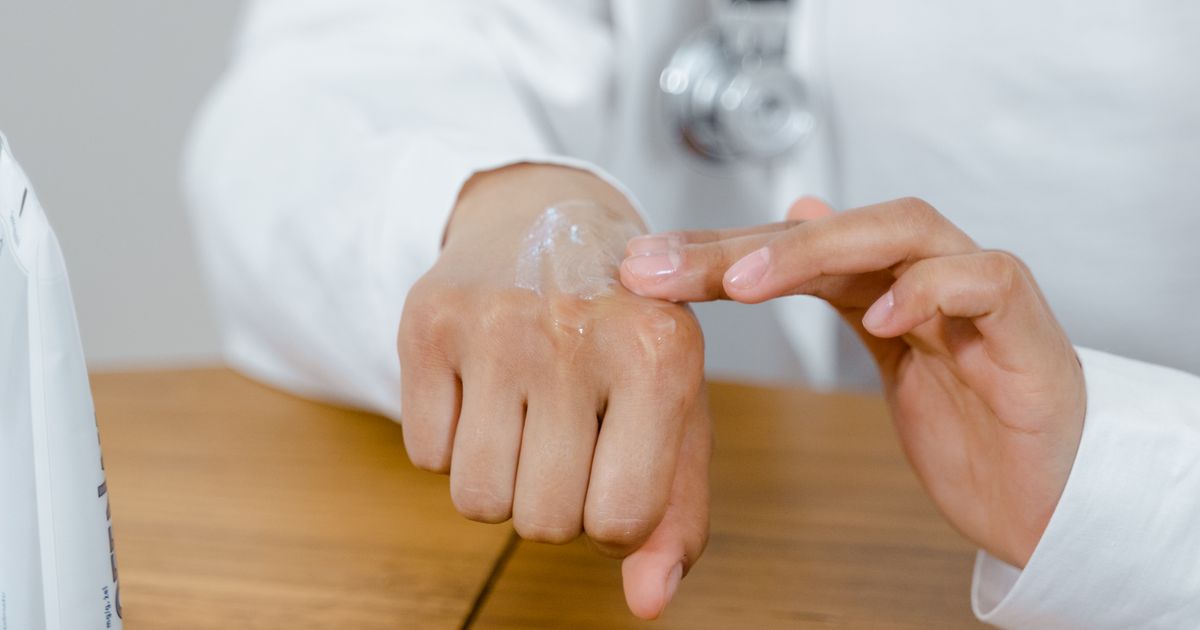 Nummular Eczema vs Ringworm: How to Tell Them Apart