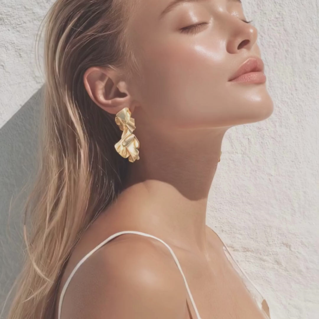 Vitamin C Glow Duo application tutorial - how to use 20% vitamin C serum and peptide eye serum together
