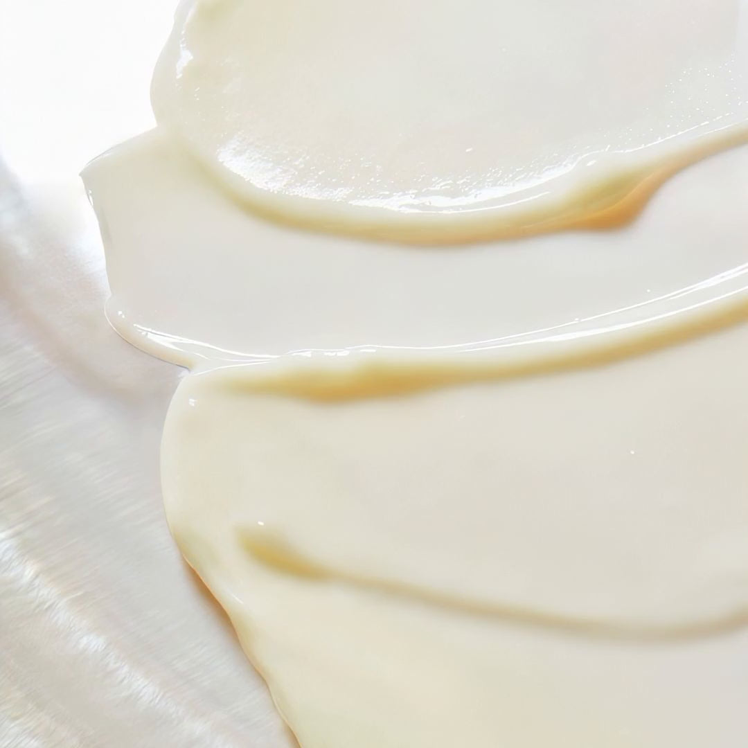 Organic Shave Cream application tutorial - how to use hydrating shaving cream for sensitive skin
